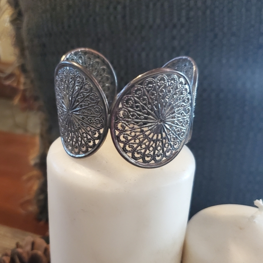 Classic Lia Sophia Cuffs (3 Styles) - Picture 5 of 9